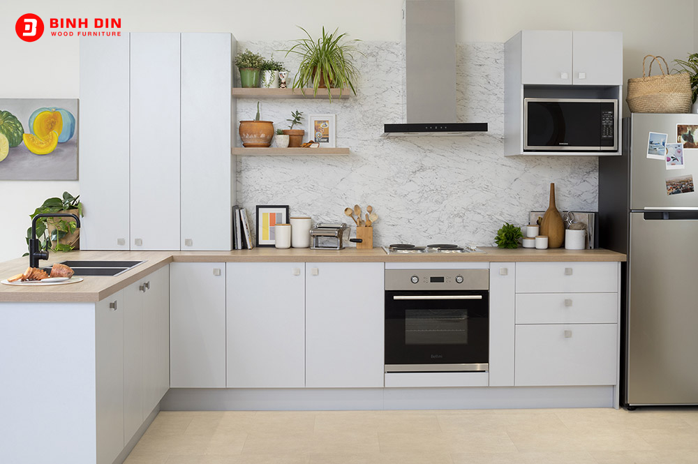 Tùy vào diện tích của căn hộ chung cư, gia chủ có thể lựa chọn kích thước và kiểu dáng tủ bếp